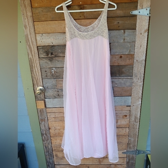 Women's Vintage Evette Pink Nylon & Chiffon Nightgown Gown Size Small Barbiecore